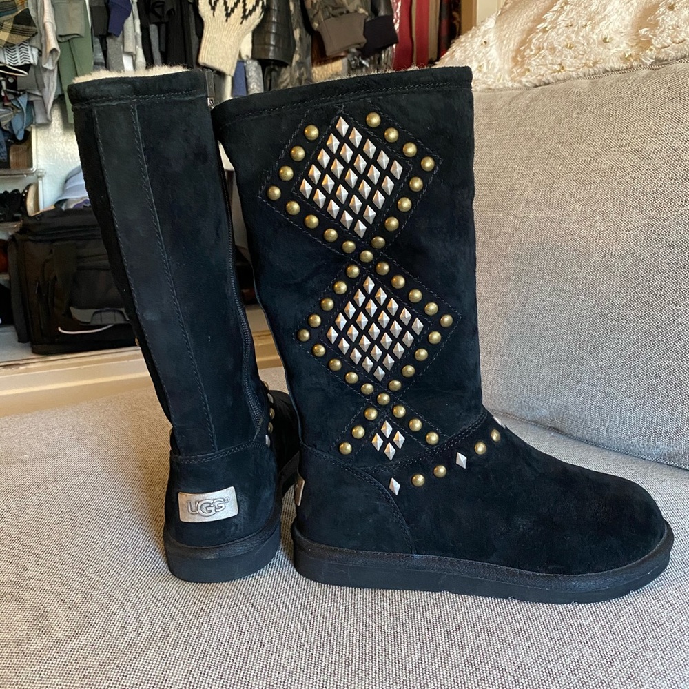 NWOT Authentic Ugg boots